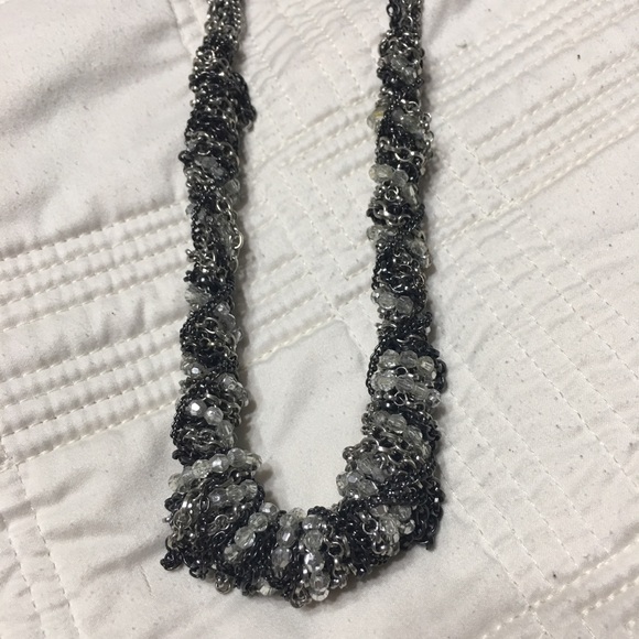 Women’s Costume Jewelry - Picture 2 of 4